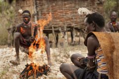 Davanti al fuoco in un villaggio Pokot.